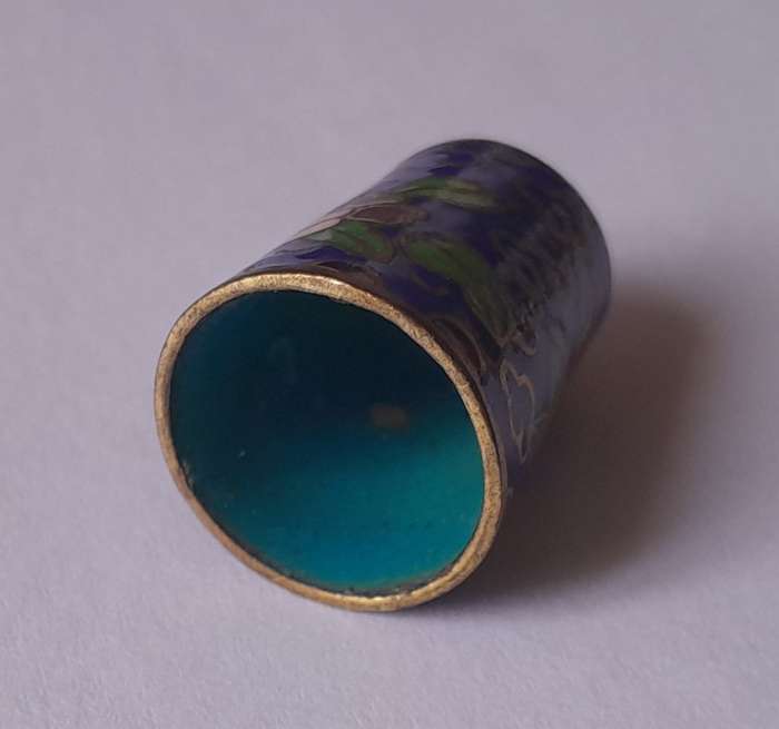 Vintage Chinese Cloisonne enamel thimble.