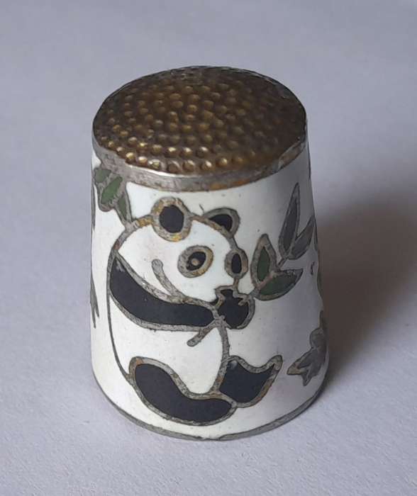 Vintage Chinese Cloissonne Enamel Thimble (White).