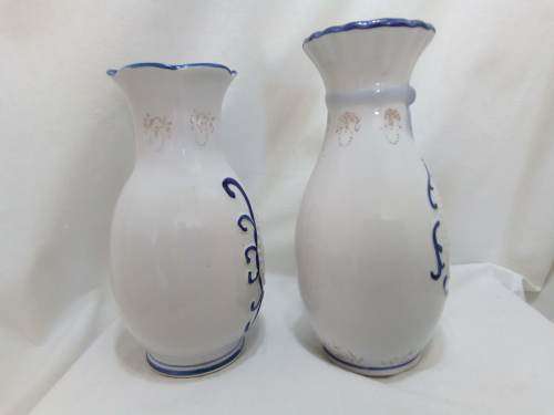 Pair of vintage vases in white and blue porcelain