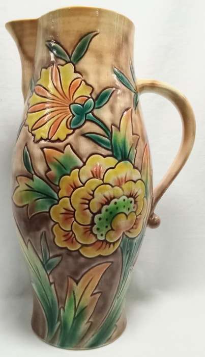 Magnificent vintage Dovedale Falcon ware Jug/Vase