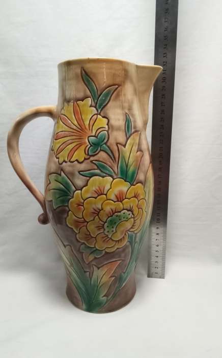 Magnificent vintage Dovedale Falcon ware Jug/Vase