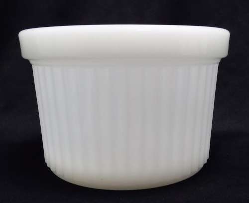 Vintage Anchor Hocking 500ml milk glass bowl