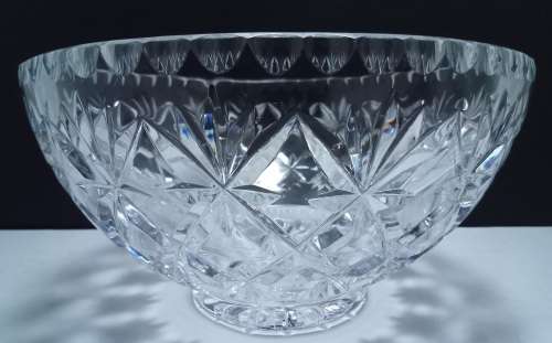 Magnificent vintage cut glass bowl in excellent condition