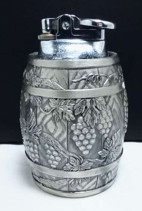 Vintage metal table top lighter