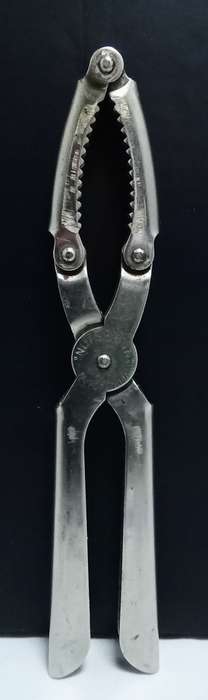 Vintage Nutbrown nut cracker - Made in England