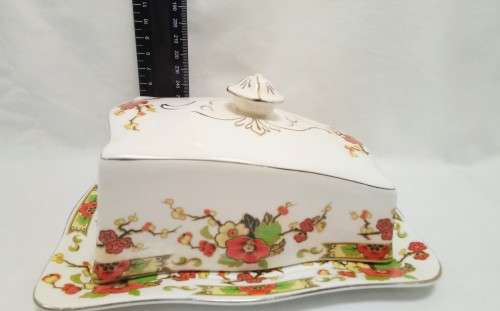Magnificent Alfred Meakin `Avalon` butter dish in perfect condition