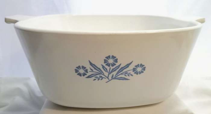 Vintage Corningware cornflower casserole - P2 1/2 B