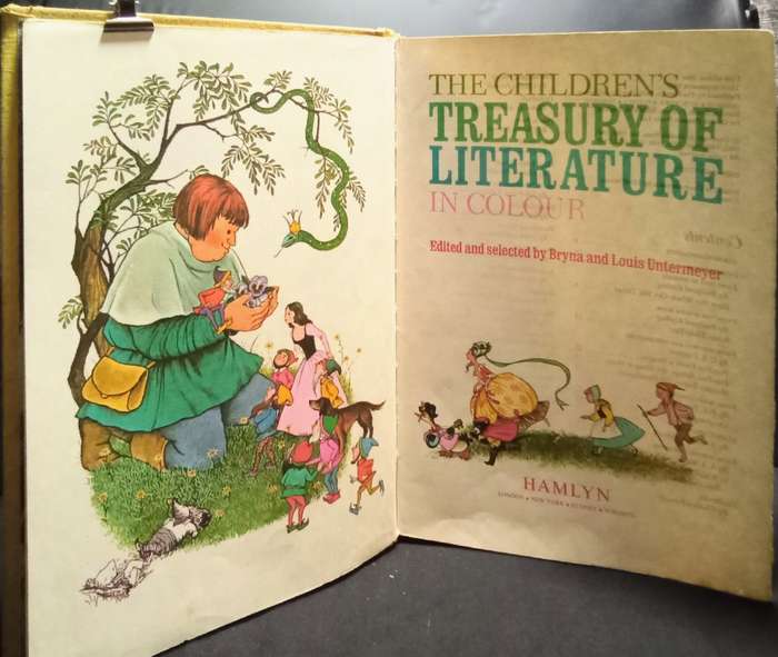 The Children`s Treasury of Literature in Colour