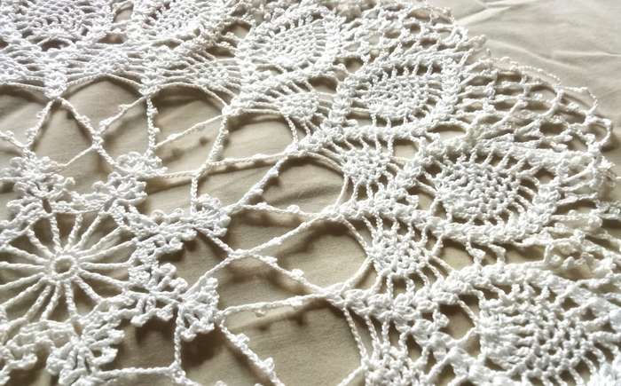 Gorgeous crocheted doily/small tablecloth - about 48cms across