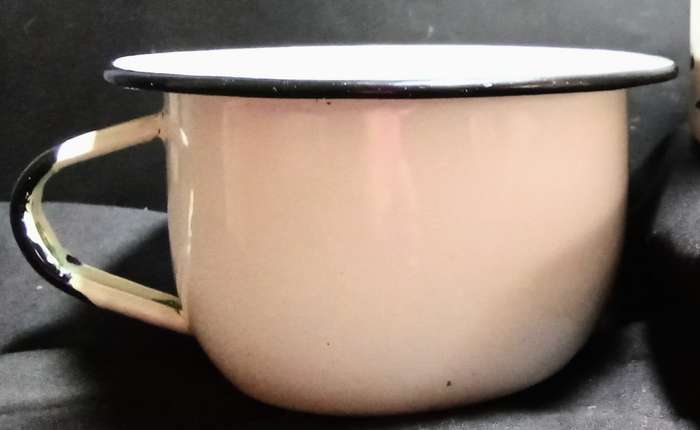 Lot of vintage enamel goods