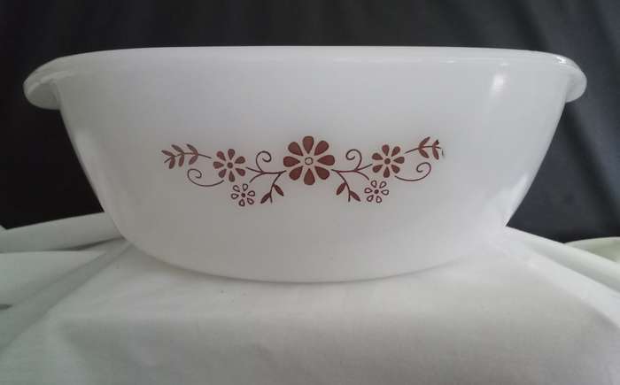 Pyr-O-Rey (aka Dynaware) brown daisy bowl