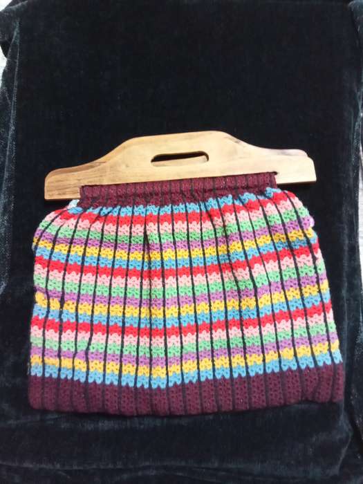 Stunning vintage crocheted handbag