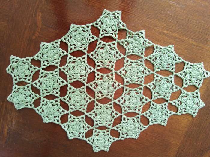 Lovely vintage green crocheted doily