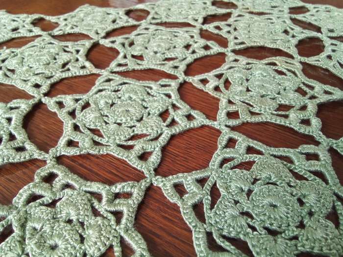 Lovely vintage green crocheted doily