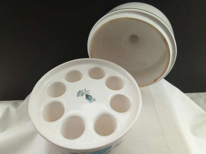 Gorgeous! Vintage Bell Ware - South African Porcelain - Lipstick holder