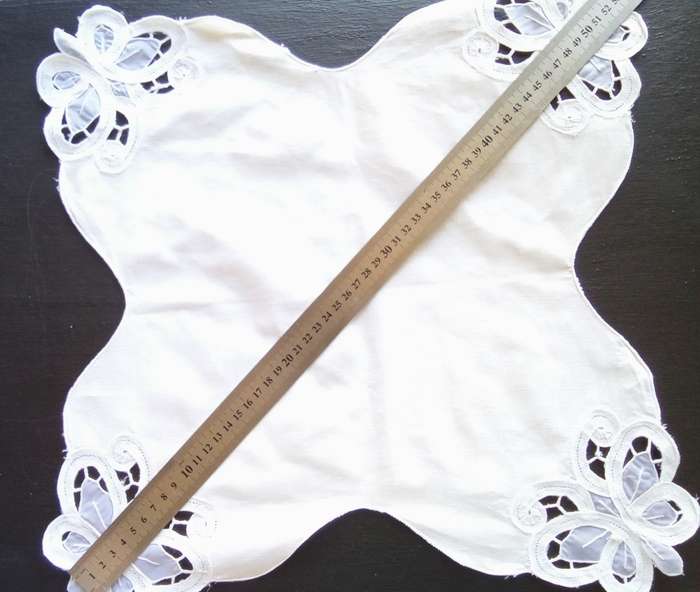 Beautiful Battenburg White Cotton Breadbasket Napkin