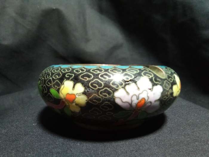 Vintage Cloisonne ashtray Enamel Floral Design