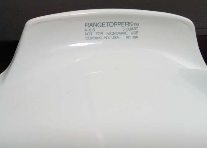 Lovely Corning ware blue cornflower rangetopper N-5-B