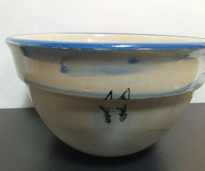 Antique hand painted (believed to be Delft) bowl