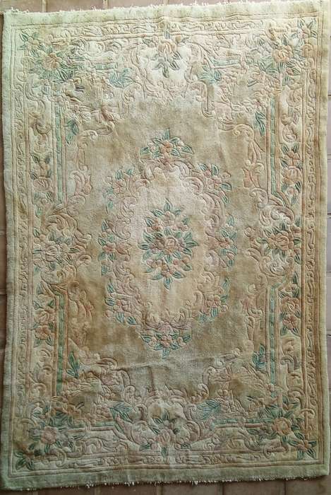 A lovely vintage (possibly antique) Chinese rug in muted colours (2.75x1.83m)