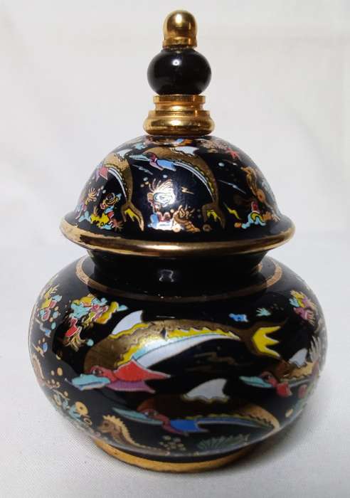 Vintage Venus Serie Perfume bottle black