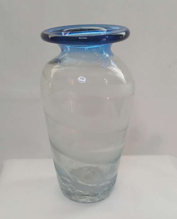 Lovely little gradient clear to blue crackle glass vase with sandblasting