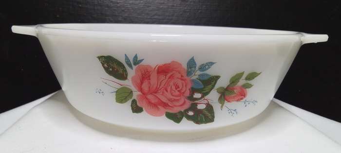 Vintage JAJ pyrex cottage rose small casserole dish