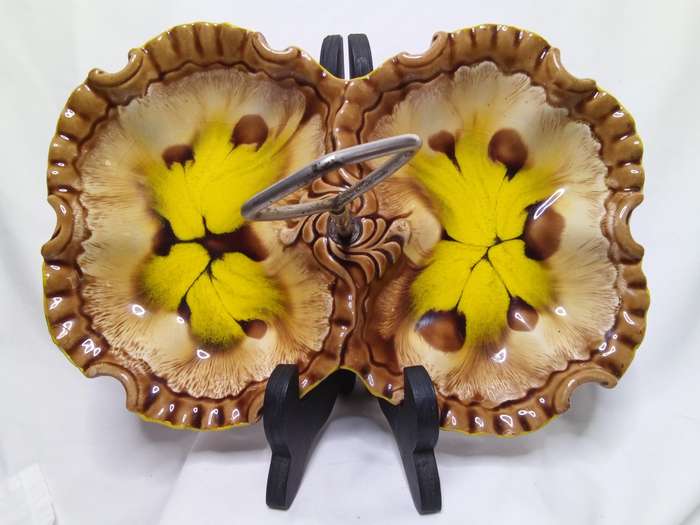 Stunning vintage 1970s Maddux of California pottery serving divided dish