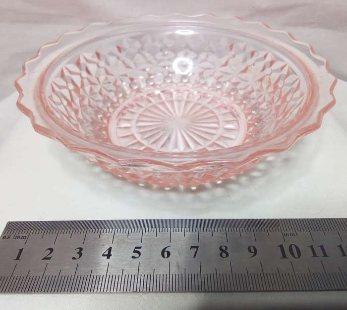 Beautiful Vintage pink glass bowl