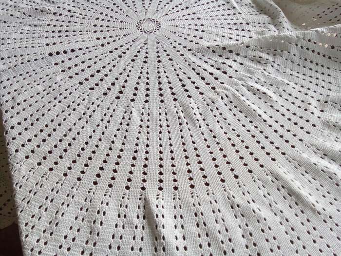 Stunning large white vintage hand crocheted round tablecloth