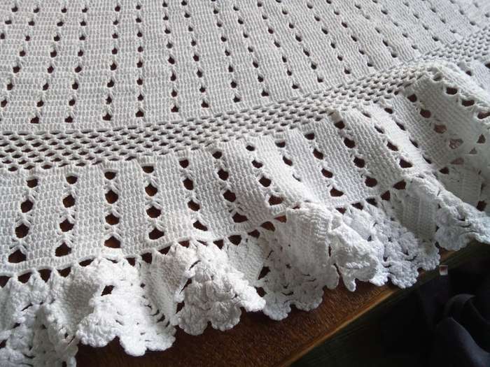 Stunning large white vintage hand crocheted round tablecloth