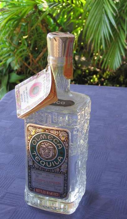 OLMECA TEQUILA  --- BOTTLED IN MEXICO--- 10 YEAR OLD.