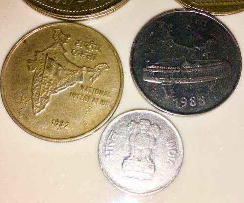 INDIA 5 X SET  5 RUPEES(GHANDI) TO 10 PAISE 1982 TO 1988( 1 BID TAKES ALL)