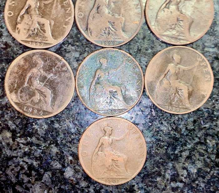 GREAT BRITAIN SET 1 PENNY 1889 ,1893, 1895, 1896, 1897 X 2, 1898 X 2, 1899 & 1901 ( 1 BID TAKES ALL)