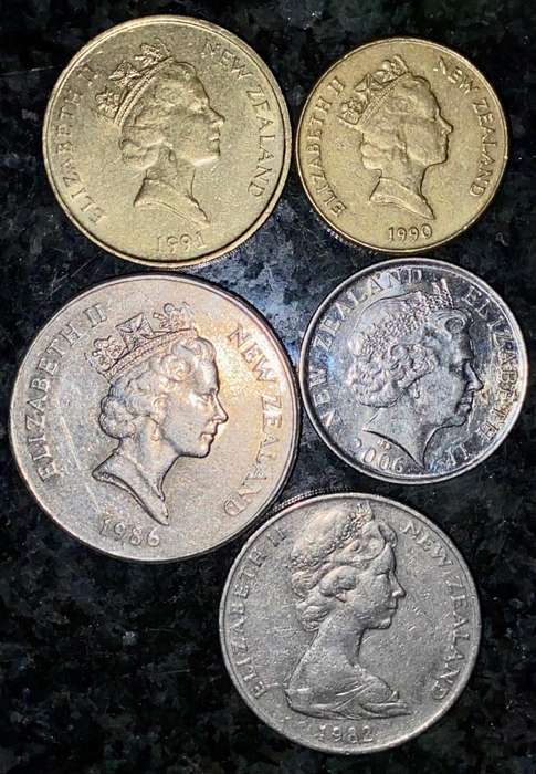 NEW ZEALAND SET 2 DOLLAR 1991, 1 DOLLAR 1990, 50 CENT 1986, 20 CENT 1982 & 10 CENT 2006
