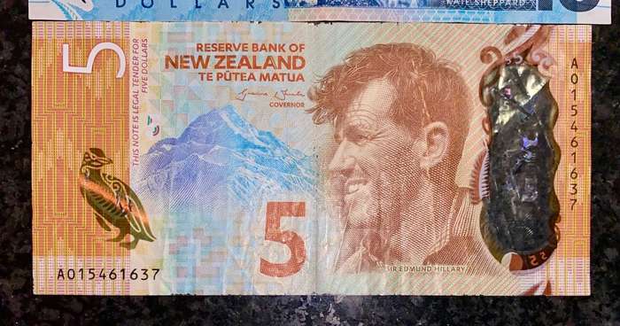 NEW ZEALAND SET 20 DOLLARS 2016 - 10 DOLLARS 2007 & 5 DOLLARS 2015 (1 BID TAKE ALL)
