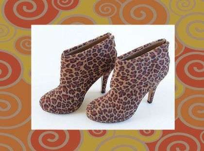 SIZE: 5 - FUNKY LEOPARD FURRY ANKLE BOOTS BY ZOOM