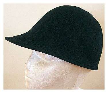 SOFT MOLDED BLACK PEAK CAP