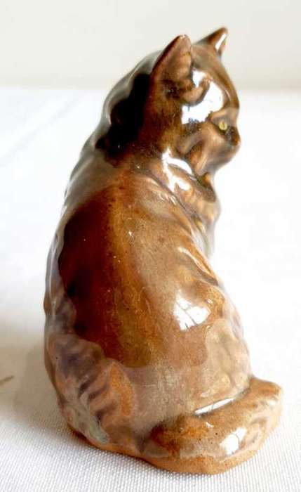 Highly Collectable Vintage Cat Figurine from Australian Dulcie Stewart - Marked