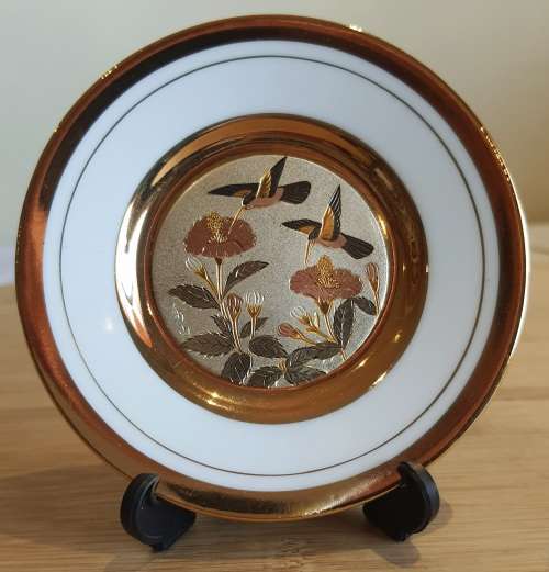 Metal Engraved Japanese CHOKIN 24kt Gold Humming Birds Plate with Stand - Marked