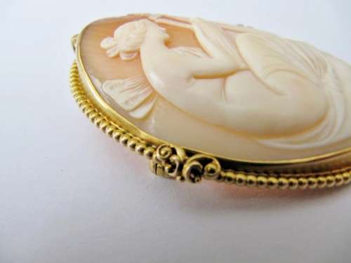 Large Antique 14K Gold Cameo with Carved Classical Scene