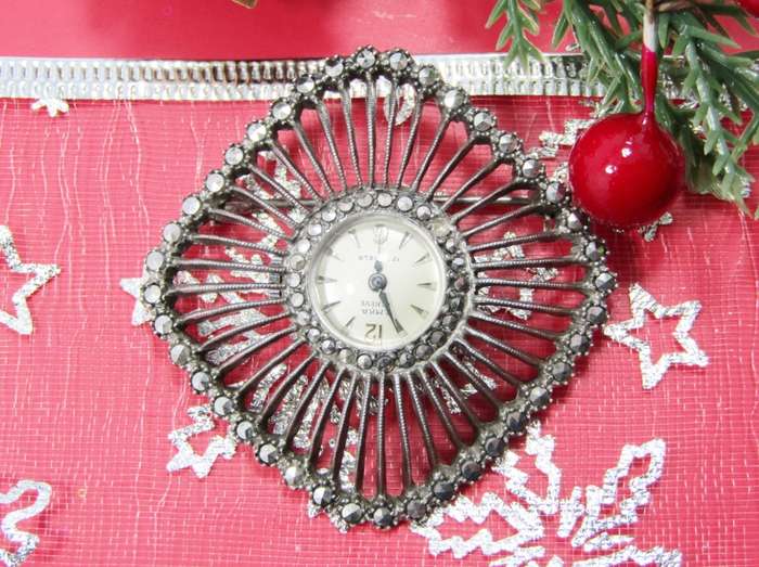 Beautiful, Vintage Silver Mechanical Nurse`s Watch Brooch