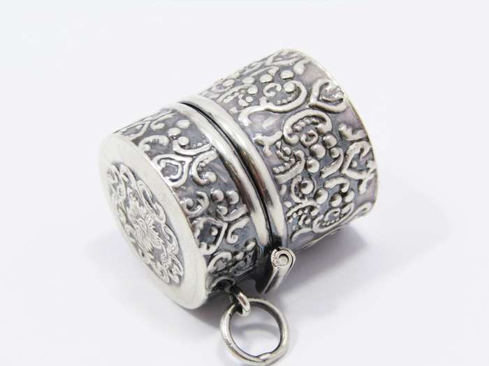A Stunning Detailed Traveler`s Ashtray Pendant in Sterling Silver.