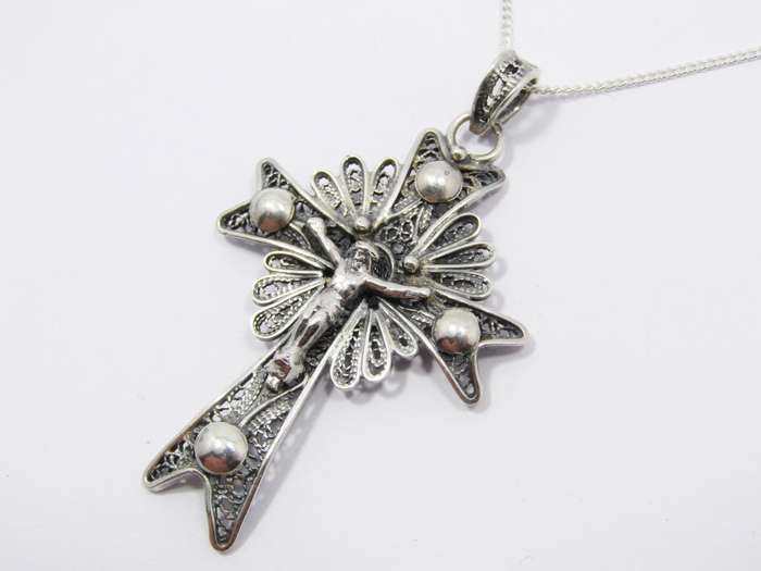 A Gorgeous Detailed Crucifix Pendant On Chain in Sterling Silver.