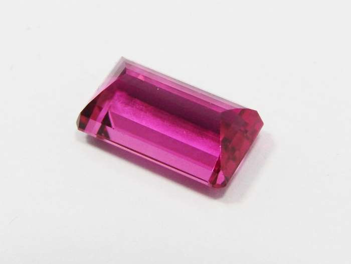 Exquisite! 3.696ct Intense Pink Tourmaline Gemstone, Certified