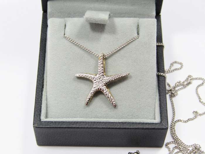 14CT Gold Starfish Pendant on White Gold Necklace