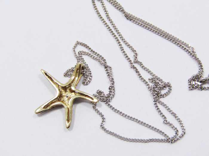 14CT Gold Starfish Pendant on White Gold Necklace