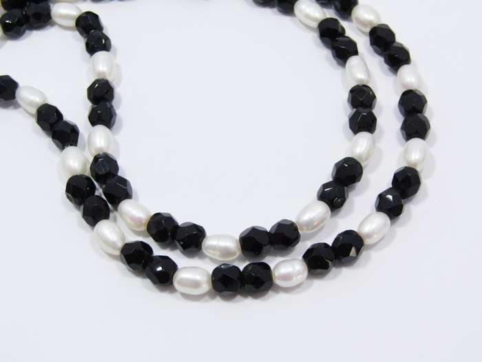 A Freshwater Pearls and Black Jet Beads With a Sterling Silver Clasp