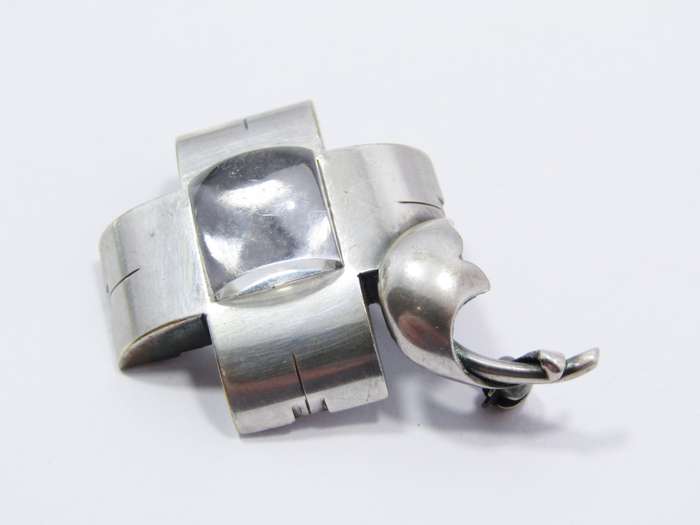 A Gorgeous Modernist Style Flower Brooch in Sterling Silver