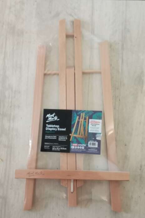 mont Marte signature Tabletop easel medium
